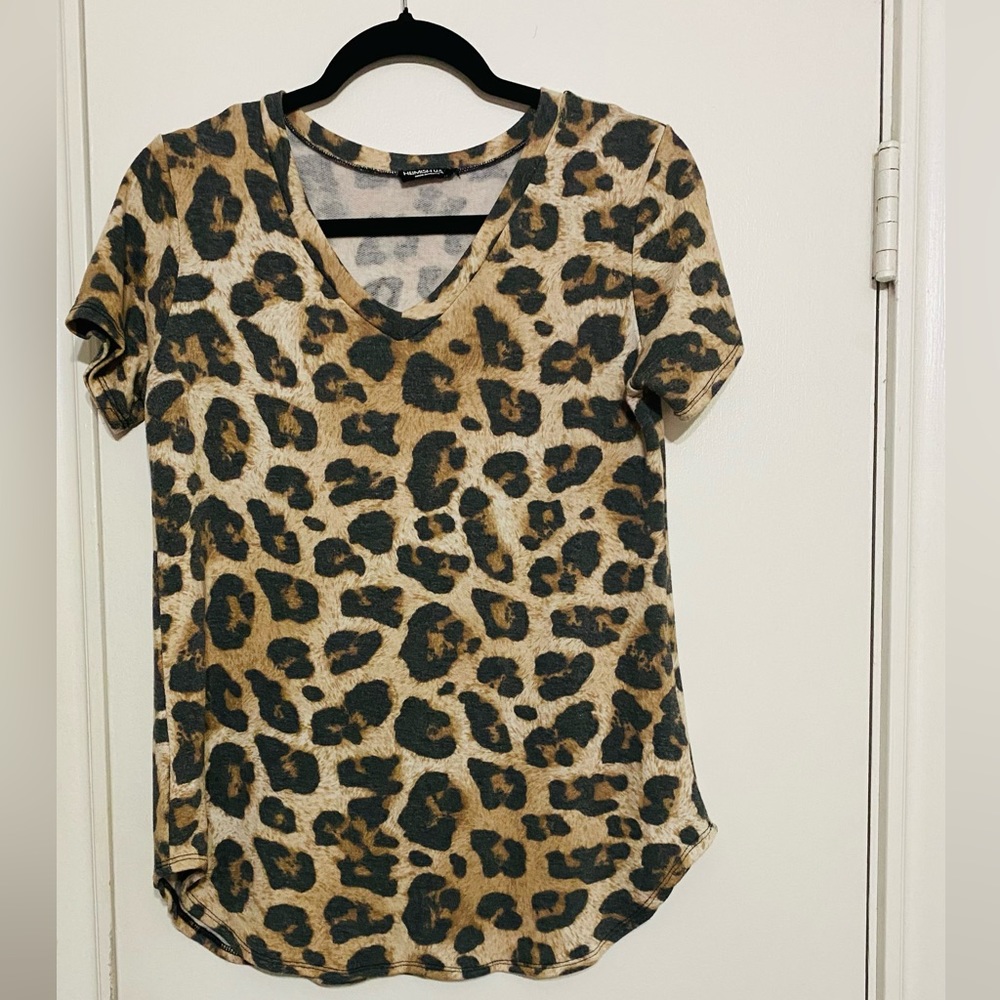 Heimish Short Sleeve V-Neck Leopard Top Small
